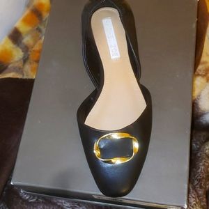 Almost brand new flats.. no scratches or flaws